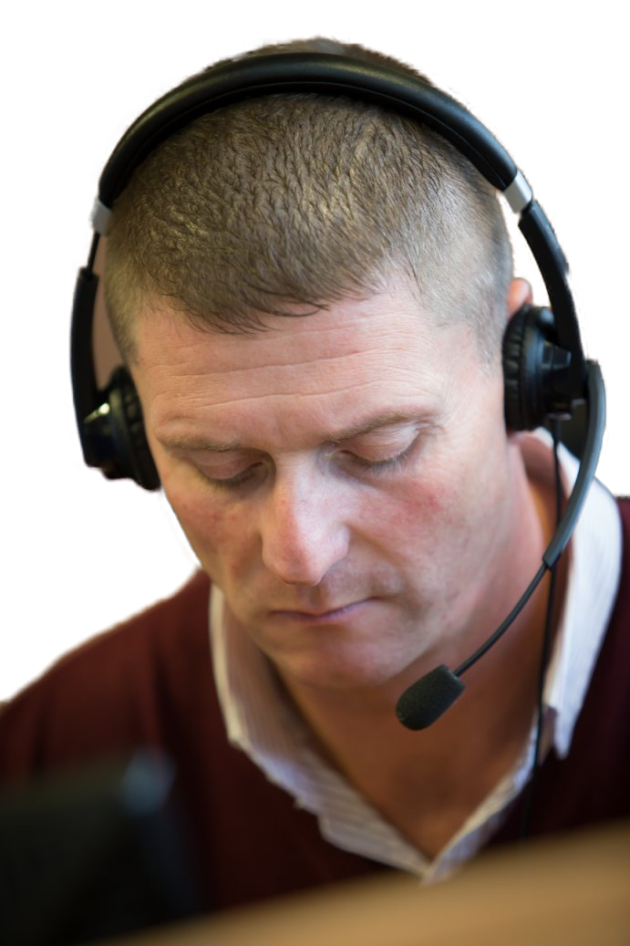 A member of the XL Marketing team verifying a leasing lead by phone
